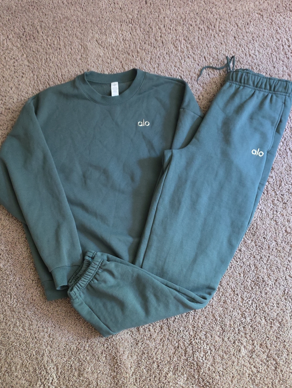 ALO Yoga Crewneck Sweatshirt Sweatpants in Teal Green Set Medium
